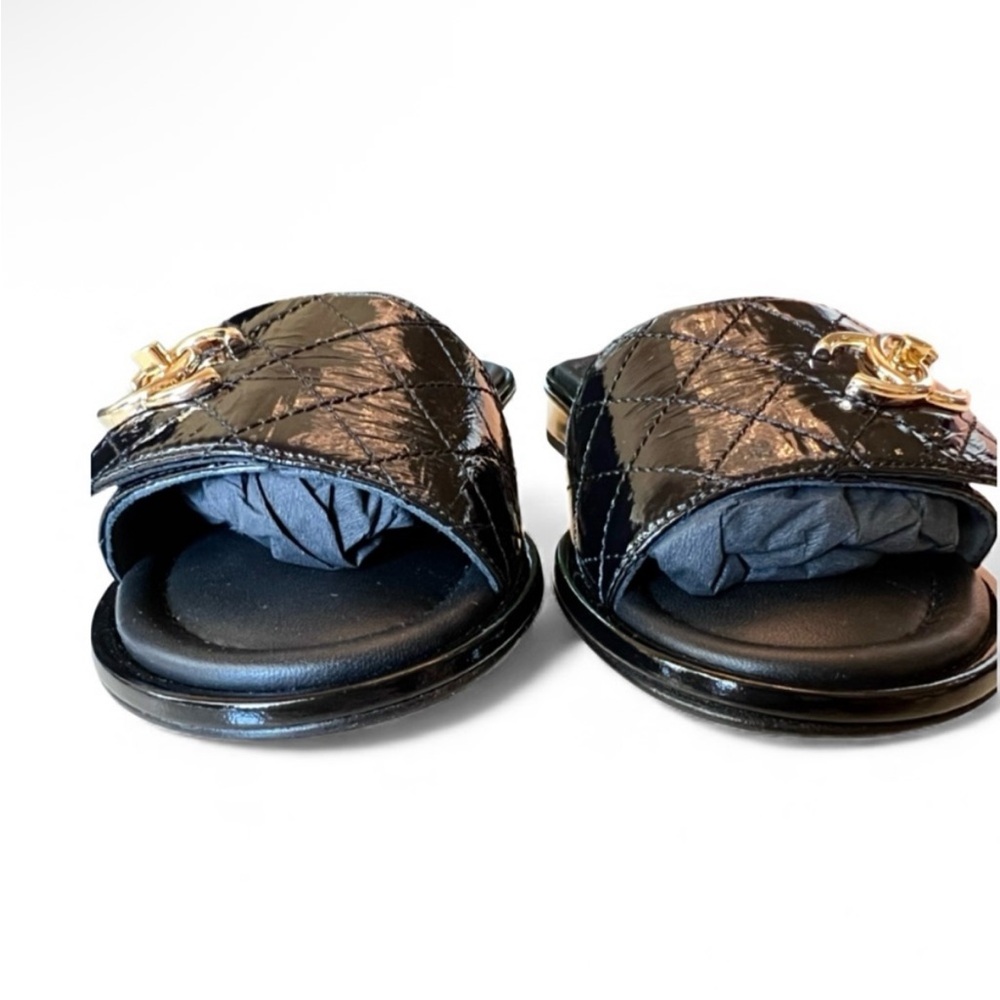 🆕💗CHANEL Black Quilted Patent Slide On Flats Sandals Mules CC Turn Lock GHW 37EU - Picture 7 of 16